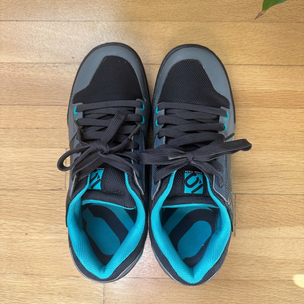 Five Ten Freerider Contact Women’s Mtn Bike Shoes | sz 10 | practically new - Picture 3 of 7